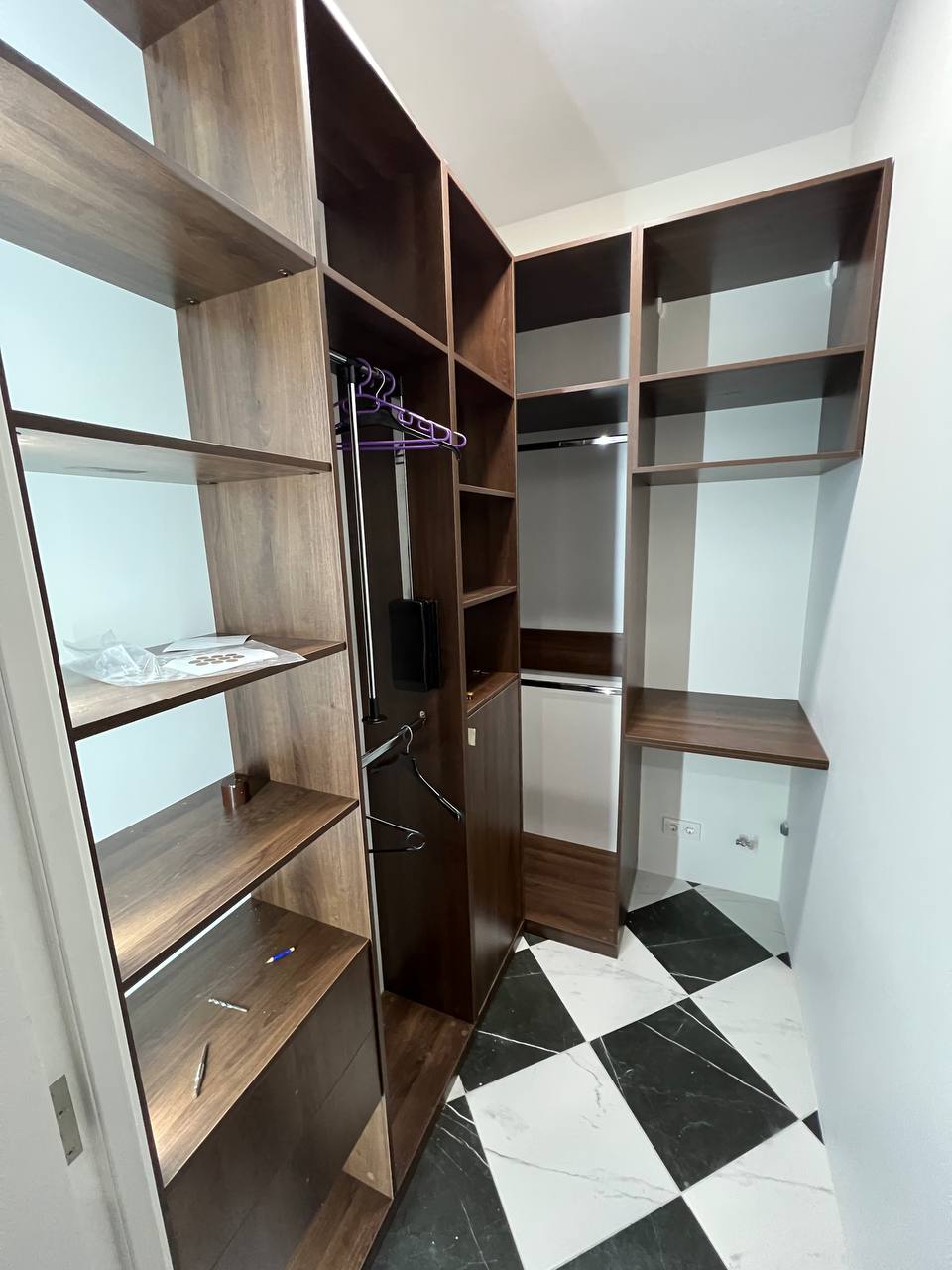 Гардеробная угловая Деревянная орех